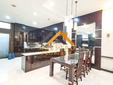 Dijual Cepat Villa Terawat Full Perabot Jl.Sultan Hasanuddin