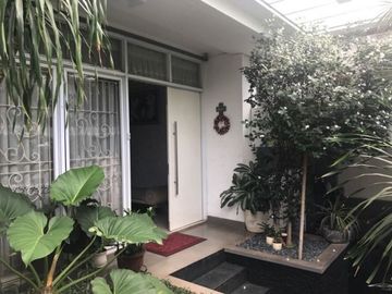 Rumah Keren di Cluster Elite Kebayoran Bintaro - 2099