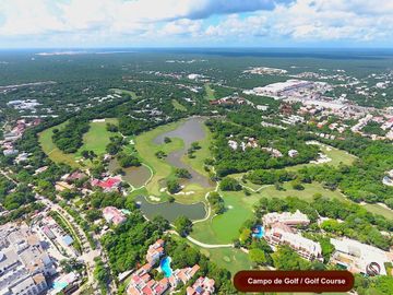 Residencia de 7 recamaras a pasos del mar 2 albercas en venta en Playacar Fase 1