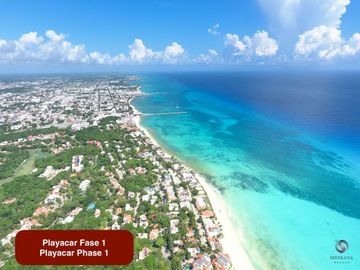 Residencia de 7 recamaras a pasos del mar 2 albercas en venta en Playacar Fase 1