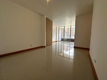 apartamento en arriendo en loma del escobero. Cod A218446