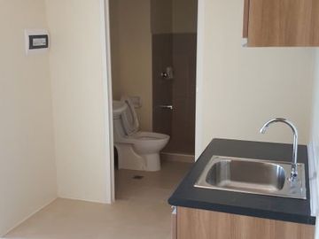 FOR SALE: 1 bedroom condo unit in One Union Place, Arca South