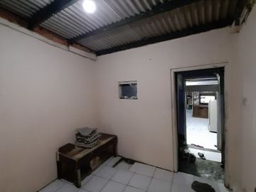 *Dijual CEPAT MAINROAD kios kecil jl Suci PHH Mustopa PINGGIR JALAN dekat perempatan*