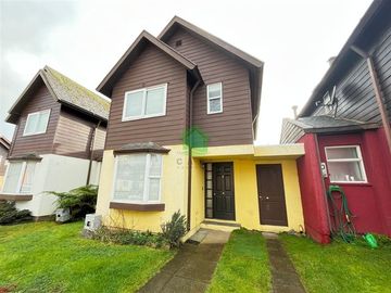Casa en condominio en venta de 3 dorm. 3 baños en Osorno