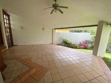 Linda casa en Bugambilias