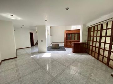 Linda casa en Bugambilias