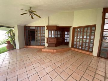 Linda casa en Bugambilias