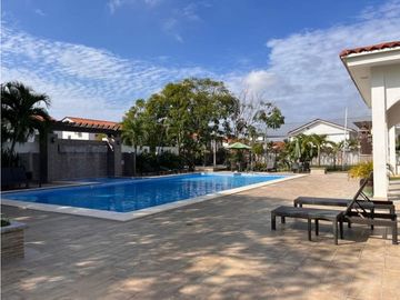 VENTA DE CASA EN VERSALLES , COSTA SUR, PH QUINTAS DE VERSALLES