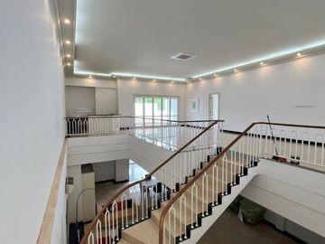 DIJUAL RUMAH MEGAH dan MEWAH at Jl LATUHARHARY, MENTENG, JAKPUS