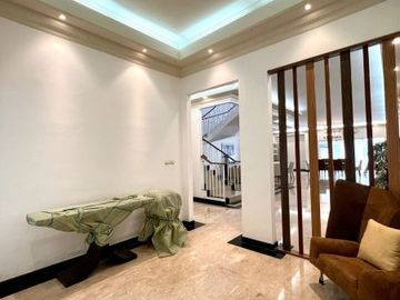 DIJUAL RUMAH MEGAH dan MEWAH at Jl LATUHARHARY, MENTENG, JAKPUS