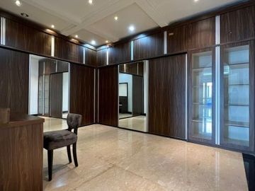 DIJUAL RUMAH MEGAH dan MEWAH at Jl LATUHARHARY, MENTENG, JAKPUS