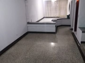 casa en venta en barrio lleras. Cod V1825