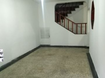 casa en venta en barrio lleras. Cod V1825