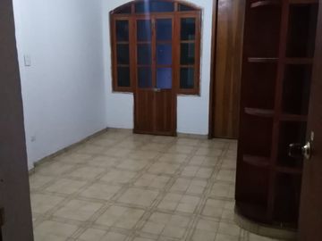 casa en venta en barrio lleras. Cod V1825