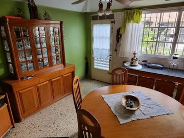 Casa en 2 plantas 4 ambientes con quincho ACEPTA DEPARTAMENTO EN PARTE DE PAGO1