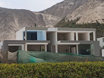 Venta de casa en La Quebrada Cieneguilla