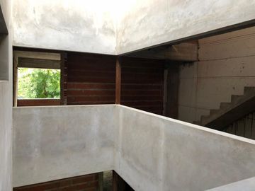 CASA DE USO COMERCIAL EN ALQUILER