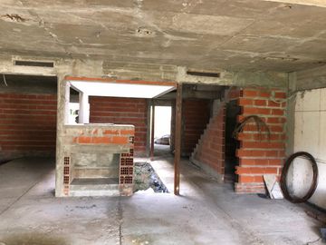 CASA DE USO COMERCIAL EN ALQUILER