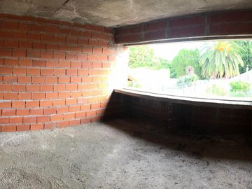 CASA DE USO COMERCIAL EN ALQUILER