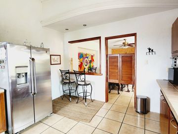 Casa en VENTA de 4 recamaras, amplios espacios y ventilacion Colonia ortiz rubio