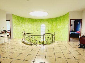 Casa en VENTA de 4 recamaras, amplios espacios y ventilacion Colonia ortiz rubio