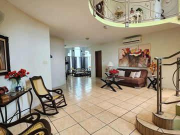 Casa en VENTA de 4 recamaras, amplios espacios y ventilacion Colonia ortiz rubio