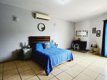 Casa en VENTA de 4 recamaras, amplios espacios y ventilacion Colonia ortiz rubio