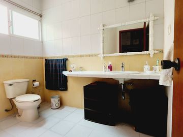 Casa en VENTA de 4 recamaras, amplios espacios y ventilacion Colonia ortiz rubio