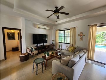 Hacienda Pacifica - 4 Bedroom Beach House with Pool