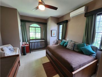 Hacienda Pacifica - 4 Bedroom Beach House with Pool