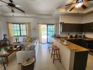 Hacienda Pacifica - 4 Bedroom Beach House with Pool