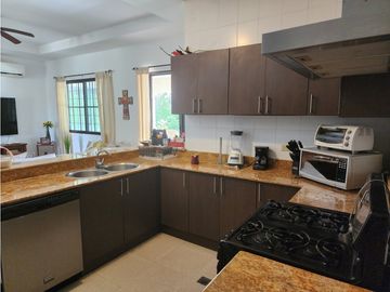 Hacienda Pacifica - 4 Bedroom Beach House with Pool