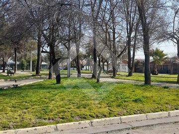 cod: 384.045<br />Vendo Amplia y luminosa casa de 352 metro...
