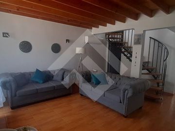cod: 384.045<br />Vendo Amplia y luminosa casa de 352 metro...