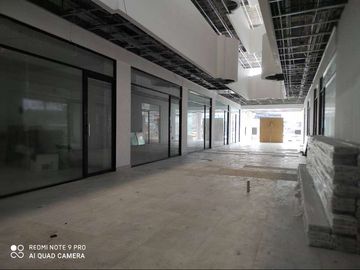 Local Comercial en Venta, .Torres Zermath en Sto. Domingp