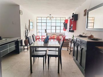 🏡📍 Ubicación estratégica: A solo unos pasos del parque Quinta Julia y a pocas cuadras del centro de Piura. Cerca de avenidas principales como Don Bosc