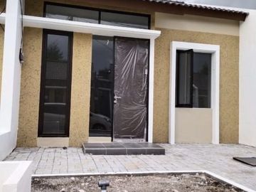 DIJUAL RUMAH JADE HAMLET MENGANTI GRESIK