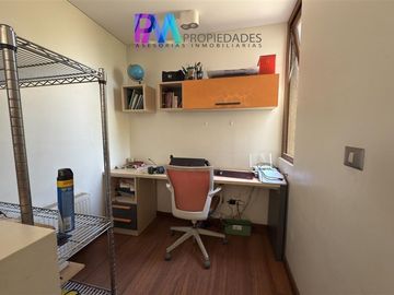 Casa en venta de 5 dorm. en Colina