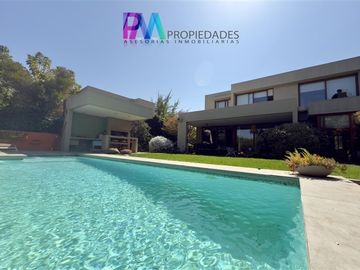Casa en venta de 5 dorm. en Colina