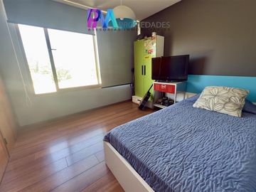 Casa en venta de 5 dorm. en Colina