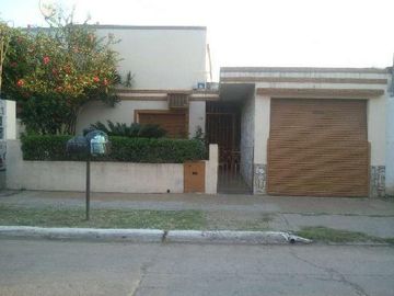 Casa en Venta en Isidro Casanova, La Matanza, Buenos Aires