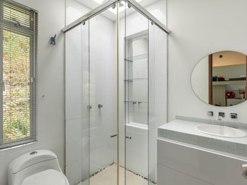 casa en arriendo/venta en el tejar. Cod V13210