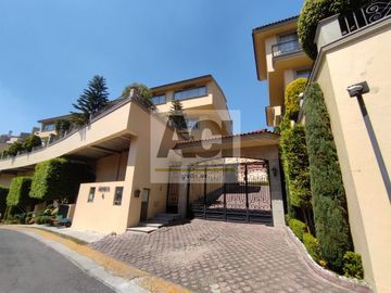 Se vende casa en condominio en Interlomas
