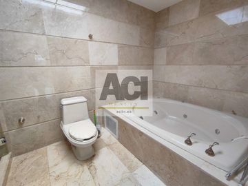 Se vende casa en condominio en Interlomas