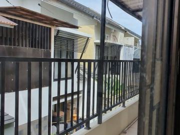 Rumah Dalam Cluster Lingkungan Nyaman Di Sektor 9 (Cpa 3561.BR)