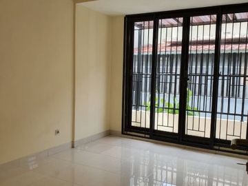 Rumah Dalam Cluster Lingkungan Nyaman Di Sektor 9 (Cpa 3561.BR)