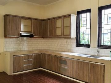 Rumah Dalam Cluster Lingkungan Nyaman Di Sektor 9 (Cpa 3561.BR)