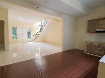 Rumah Dalam Cluster Lingkungan Nyaman Di Sektor 9 (Cpa 3561.BR)