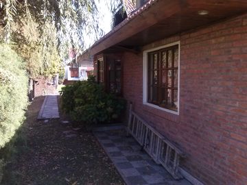 BONITO CHALET CLASICO EN COUNTRY EL SOSIEGO DE CANING.