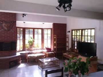BONITO CHALET CLASICO EN COUNTRY EL SOSIEGO DE CANING.